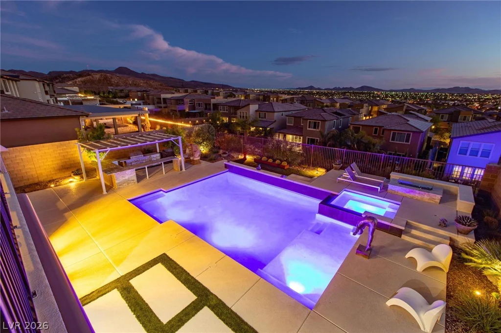 2153 King Crest, Henderson, NV 89052