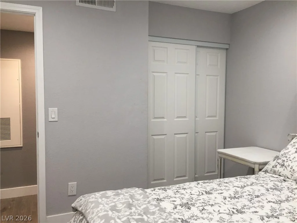 201 Mission Laguna, Las Vegas, NV 89107