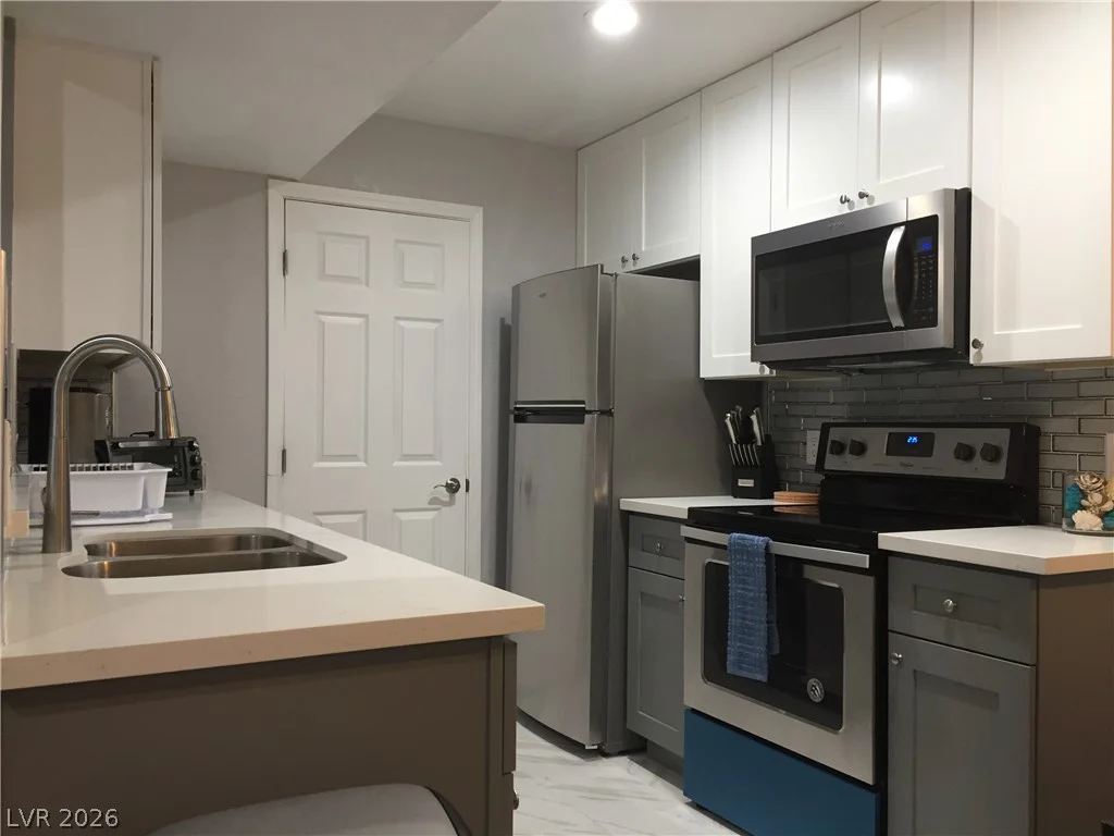 201 Mission Laguna, Las Vegas, NV 89107