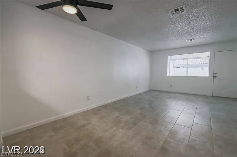 2117 Chertsey, Las Vegas, NV 89108
