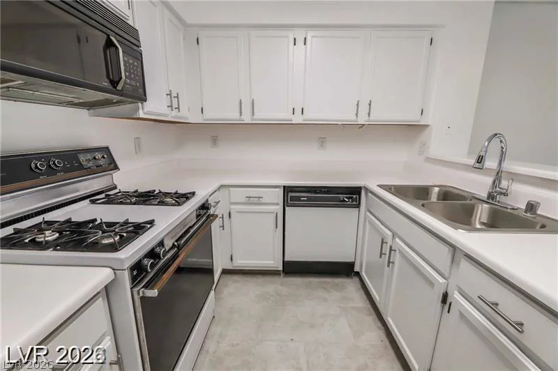 2117 Chertsey, Las Vegas, NV 89108