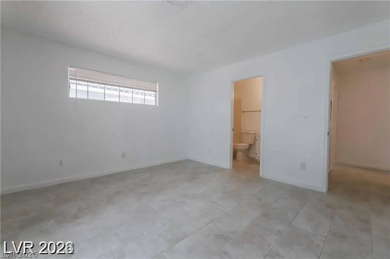 2117 Chertsey, Las Vegas, NV 89108
