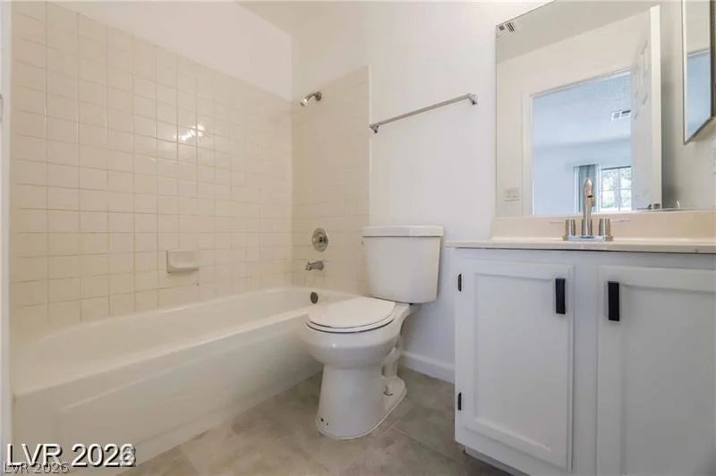 2117 Chertsey, Las Vegas, NV 89108
