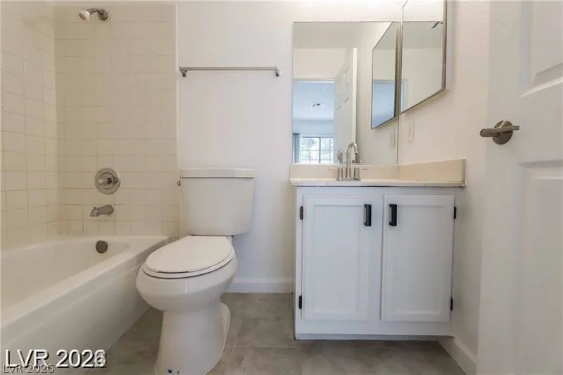 2117 Chertsey, Las Vegas, NV 89108