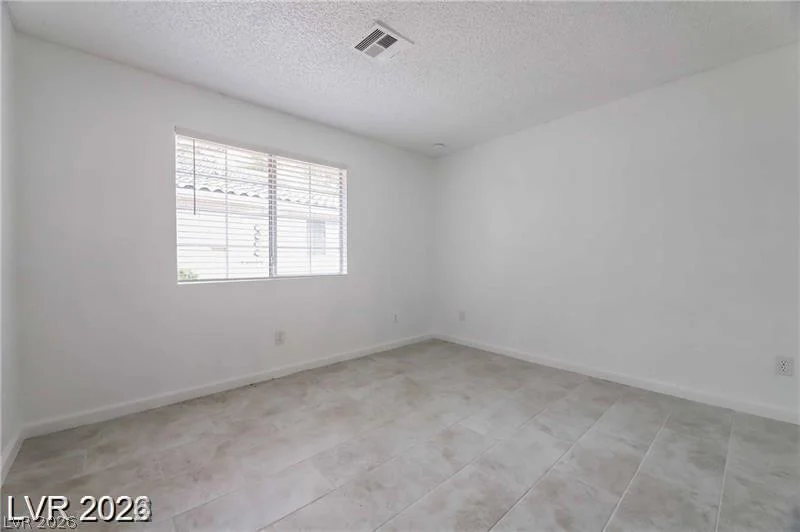 2117 Chertsey, Las Vegas, NV 89108