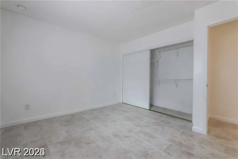 2117 Chertsey, Las Vegas, NV 89108