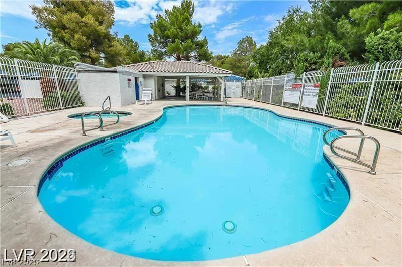 2117 Chertsey, Las Vegas, NV 89108