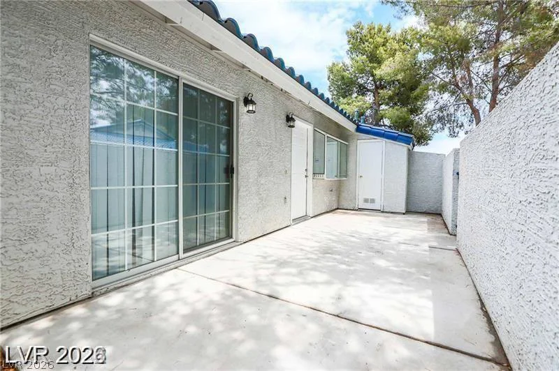 2117 Chertsey, Las Vegas, NV 89108