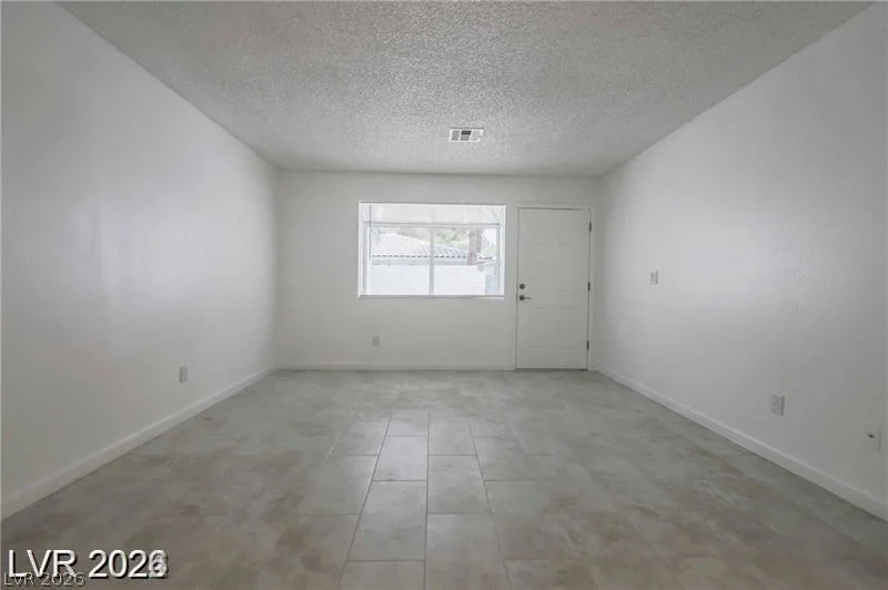 2117 Chertsey, Las Vegas, NV 89108