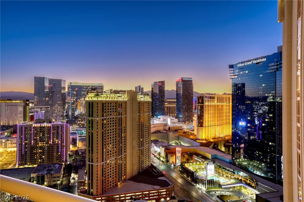 135 Harmon, Las Vegas, NV 89109