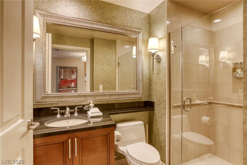 135 Harmon, Las Vegas, NV 89109