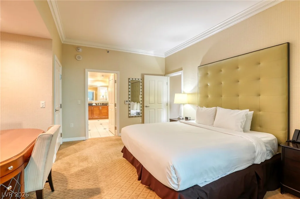 135 Harmon, Las Vegas, NV 89109