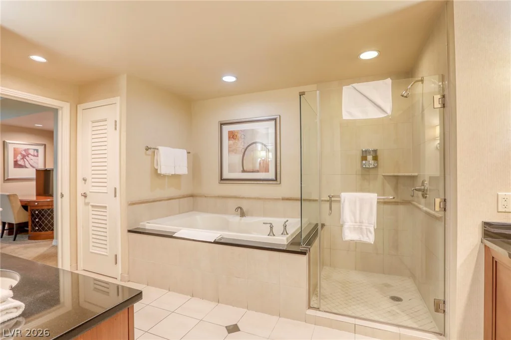 135 Harmon, Las Vegas, NV 89109