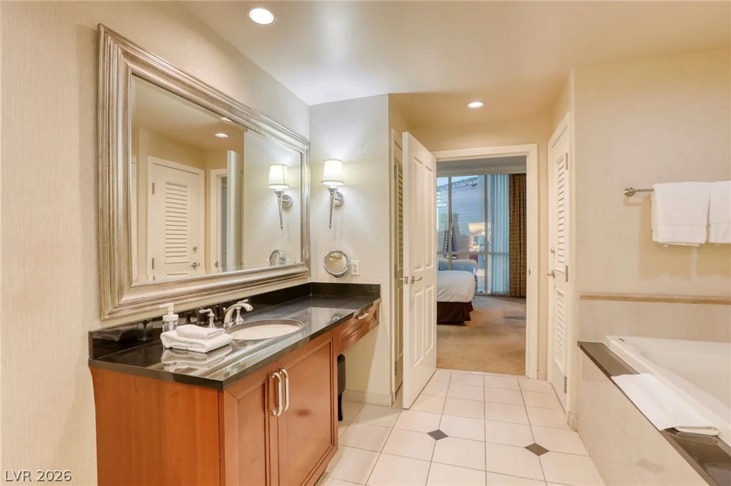 135 Harmon, Las Vegas, NV 89109