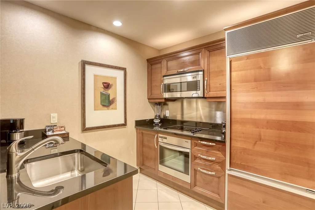 135 Harmon, Las Vegas, NV 89109