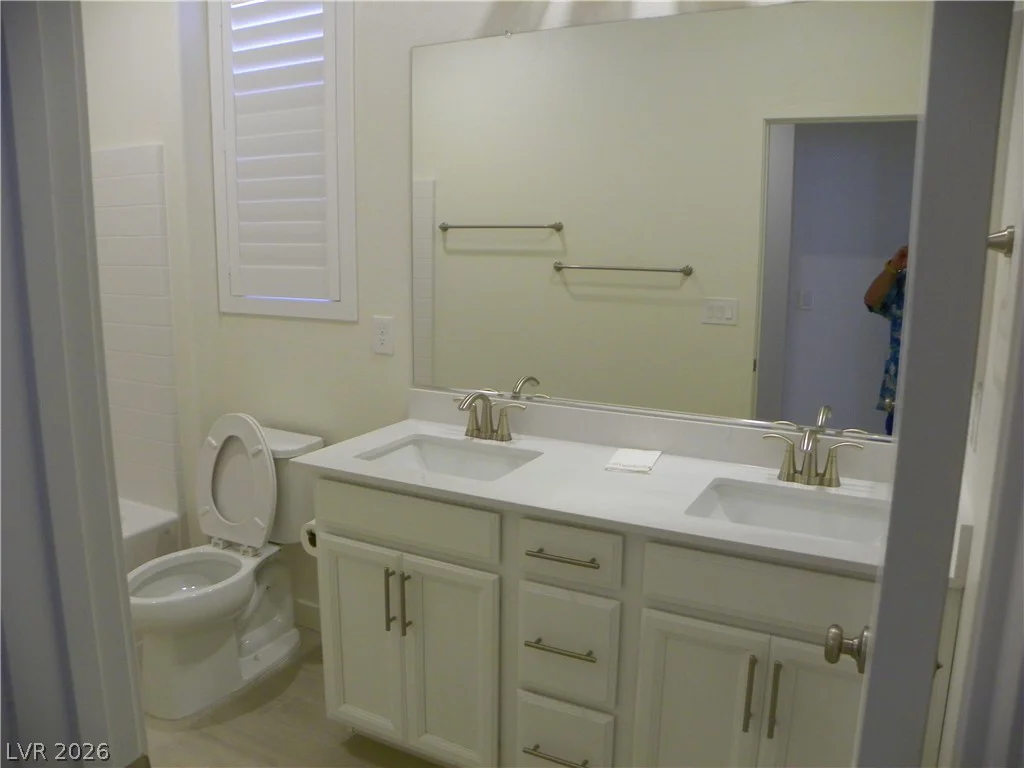 10117 Cliff Barrel, Las Vegas, NV 89141