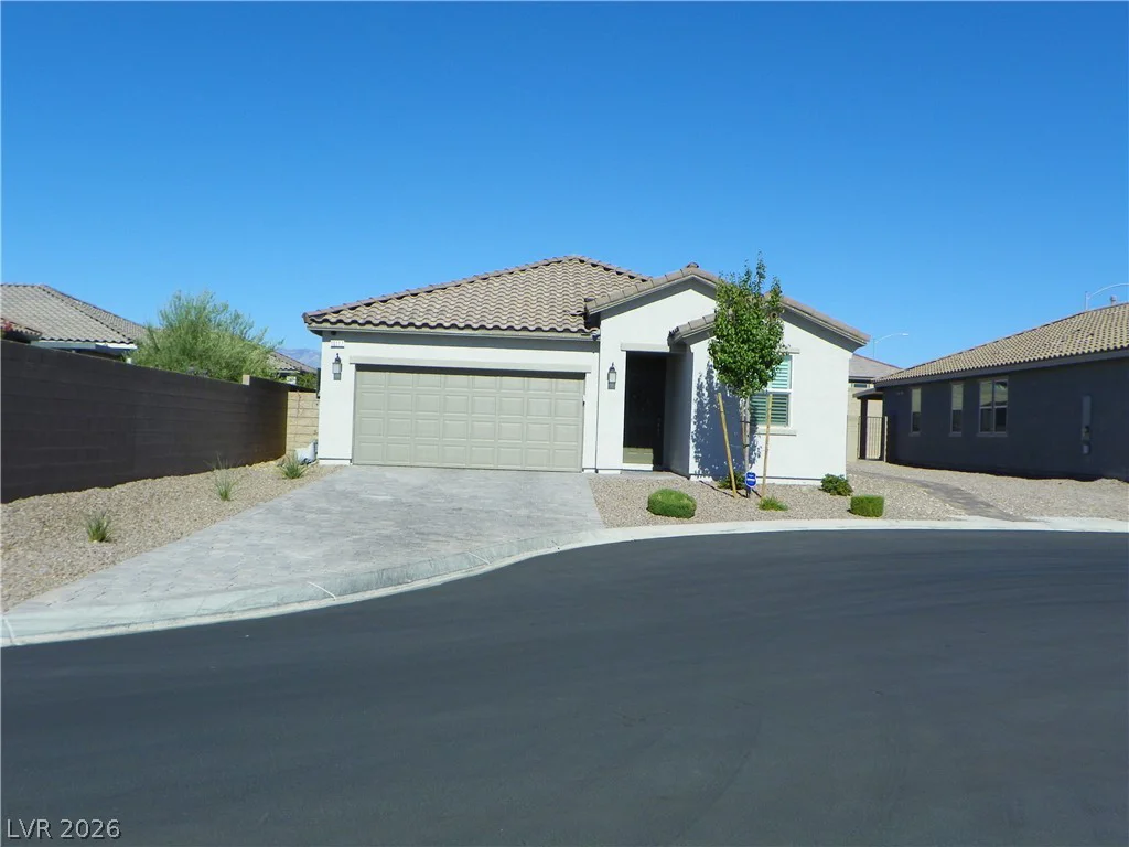 10117 Cliff Barrel, Las Vegas, NV 89141