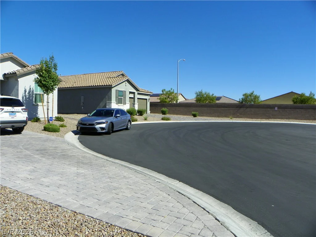 10117 Cliff Barrel, Las Vegas, NV 89141