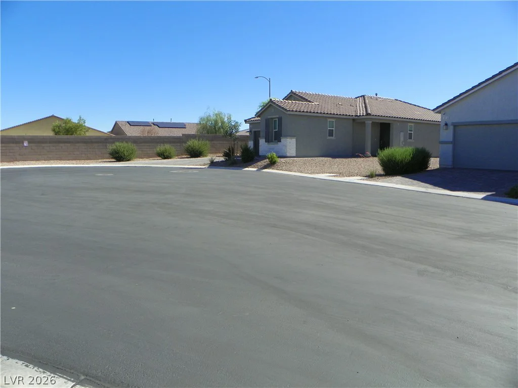 10117 Cliff Barrel, Las Vegas, NV 89141