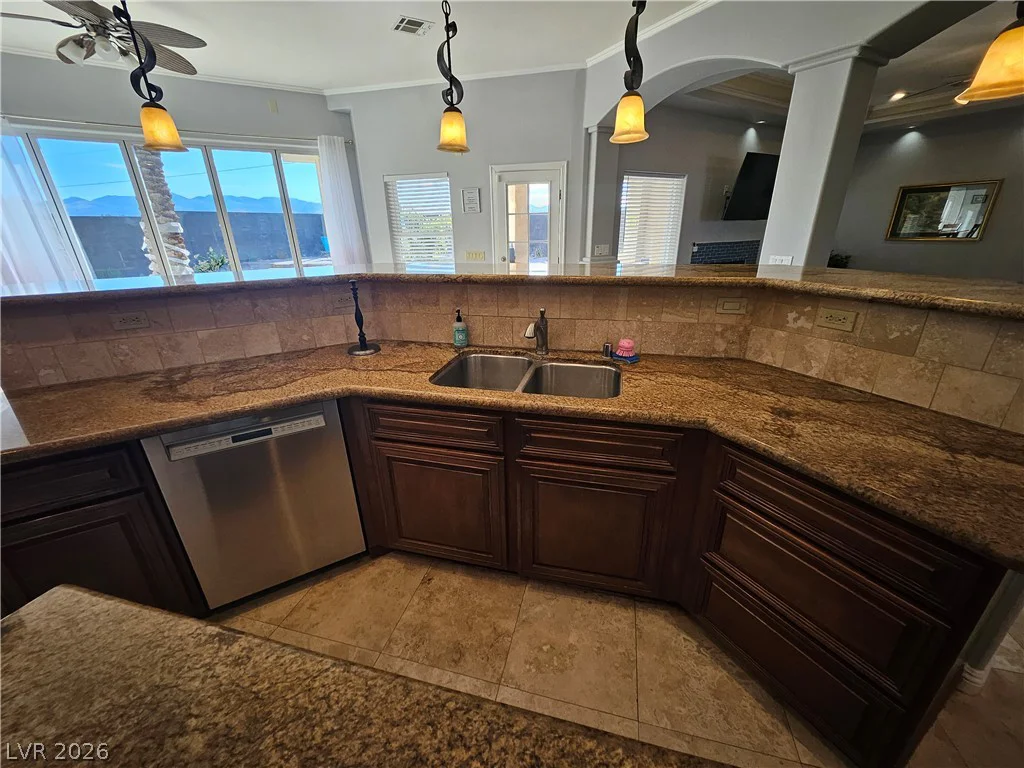 209 Irvin, Las Vegas, NV 89183