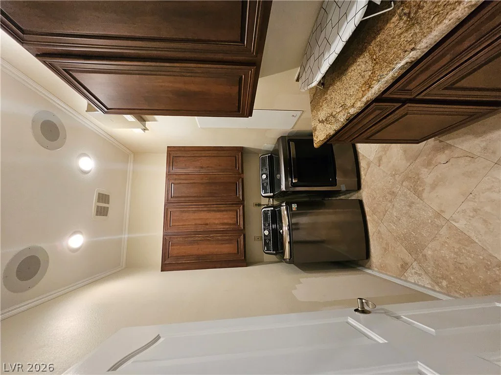 209 Irvin, Las Vegas, NV 89183