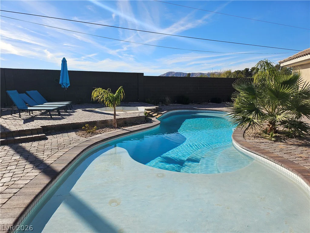 209 Irvin, Las Vegas, NV 89183