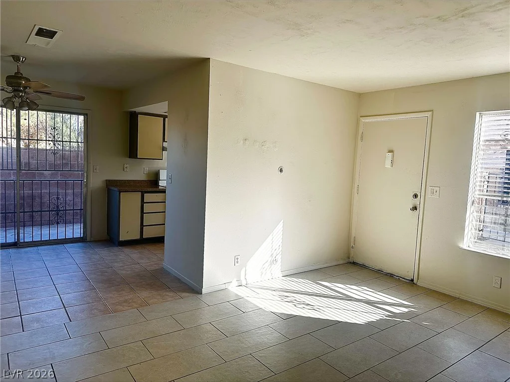 4338 Caliente, Las Vegas, NV 89119
