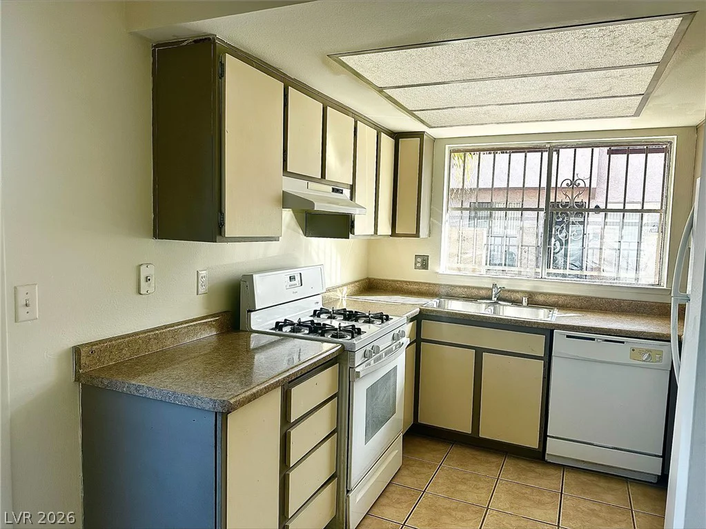 4338 Caliente, Las Vegas, NV 89119
