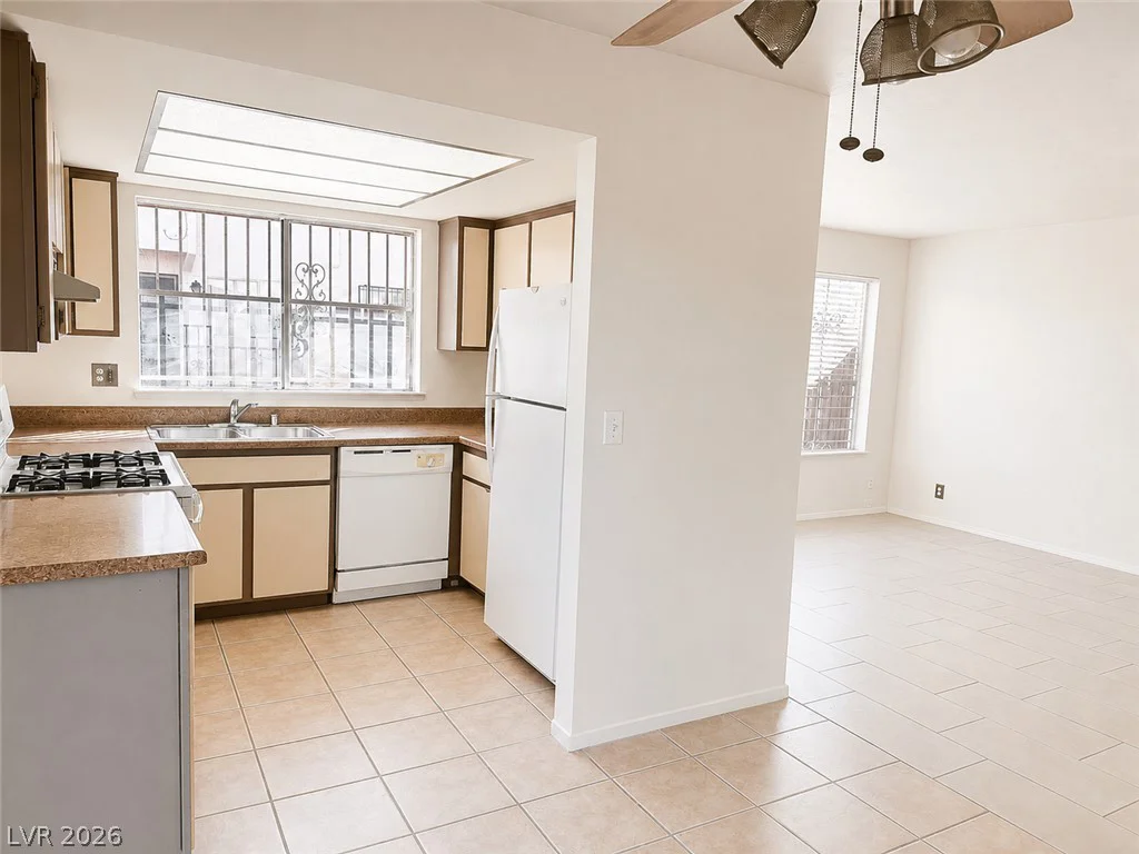4338 Caliente, Las Vegas, NV 89119