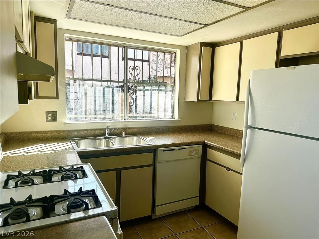 4338 Caliente, Las Vegas, NV 89119