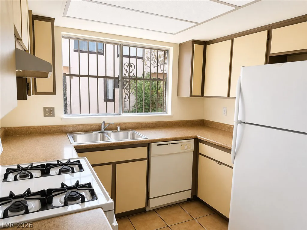 4338 Caliente, Las Vegas, NV 89119