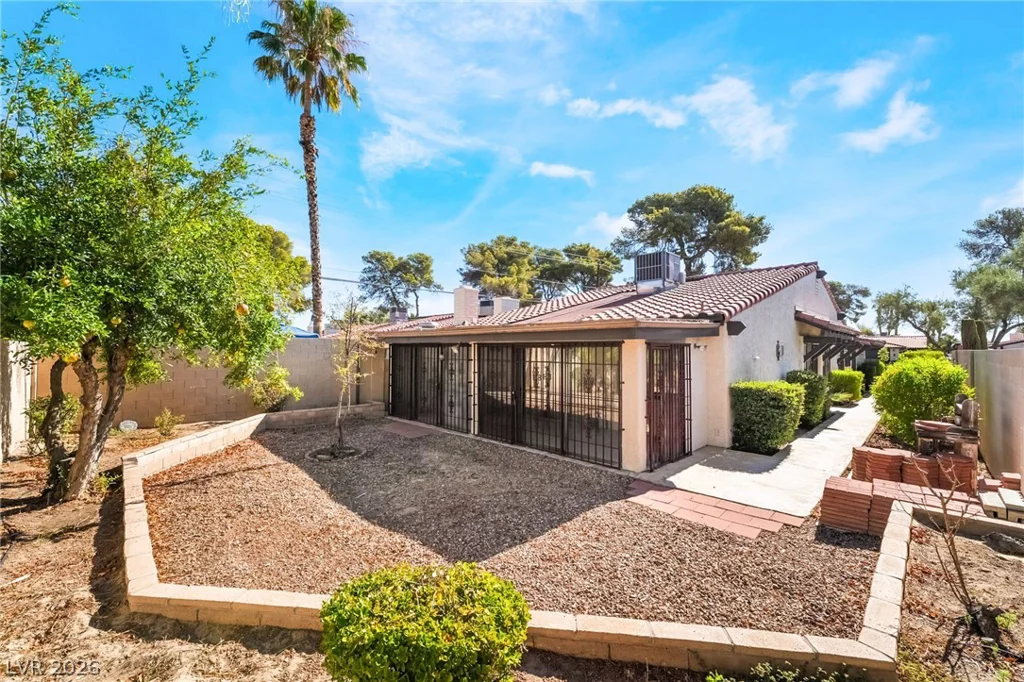 4211 Flamingo Crest, Las Vegas, NV 89121