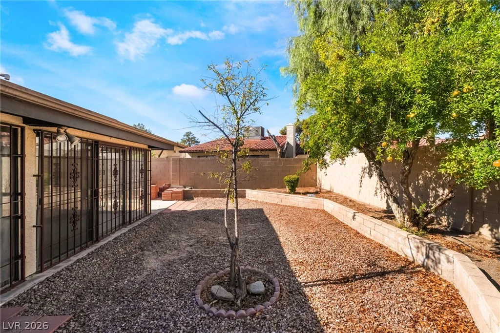 4211 Flamingo Crest, Las Vegas, NV 89121