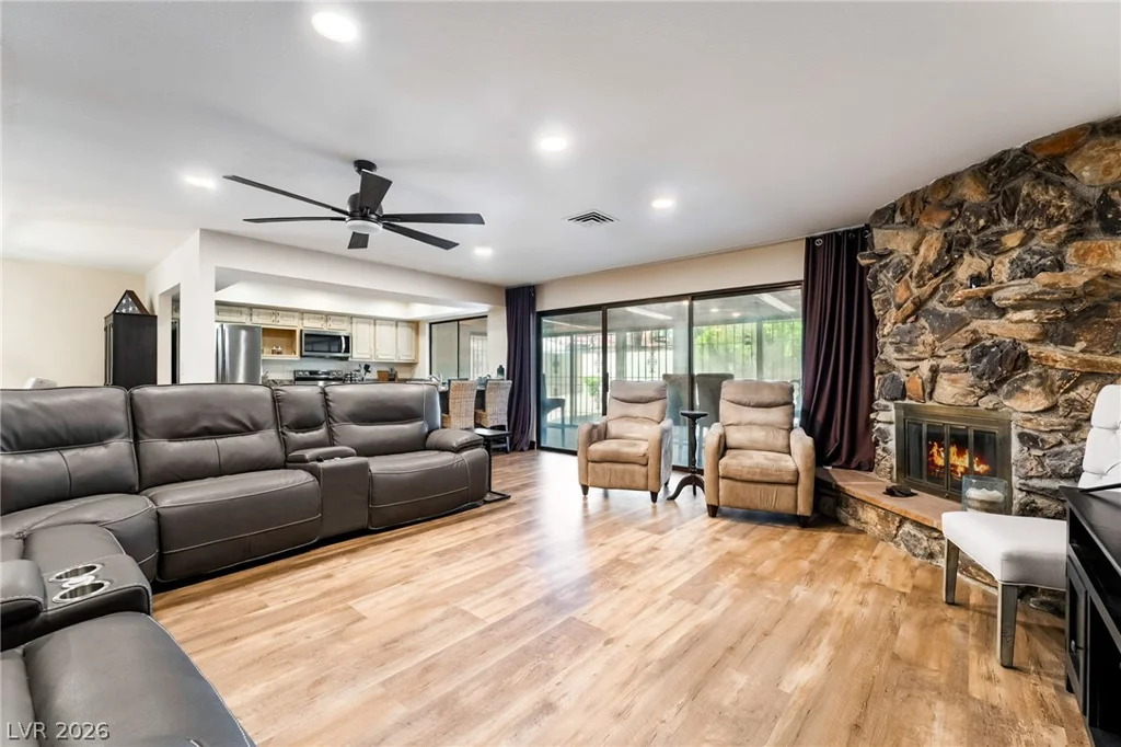 4211 Flamingo Crest, Las Vegas, NV 89121