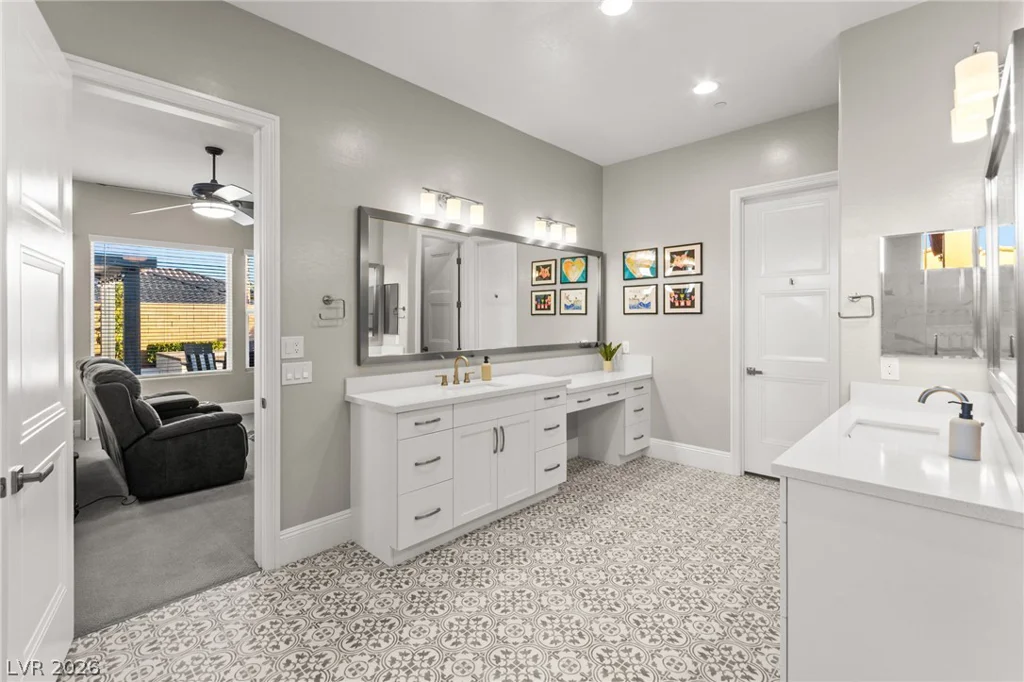 9911 Colsen Michael, Las Vegas, NV 89149
