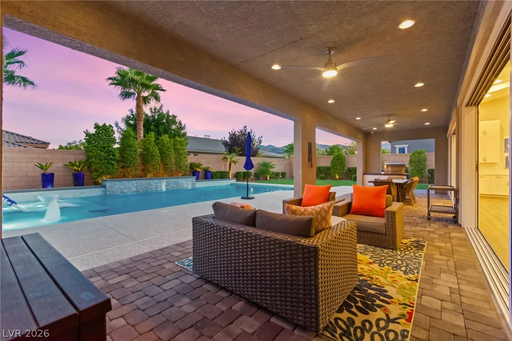 9911 Colsen Michael, Las Vegas, NV 89149