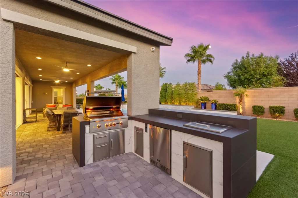 9911 Colsen Michael, Las Vegas, NV 89149