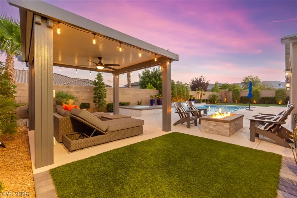 9911 Colsen Michael, Las Vegas, NV 89149