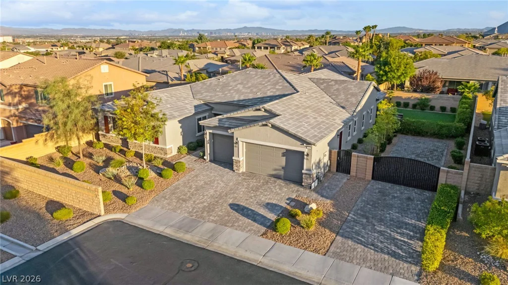 9911 Colsen Michael, Las Vegas, NV 89149