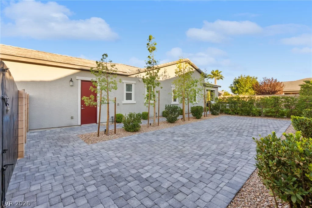 9911 Colsen Michael, Las Vegas, NV 89149