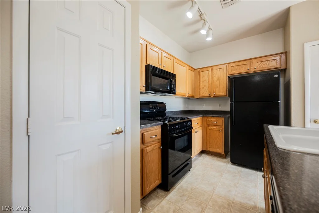 6320 Snap Ridge, North Las Vegas, NV 89081