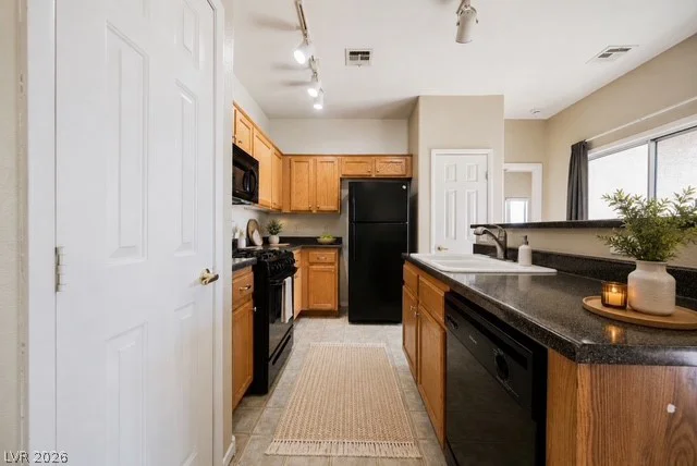 6320 Snap Ridge, North Las Vegas, NV 89081