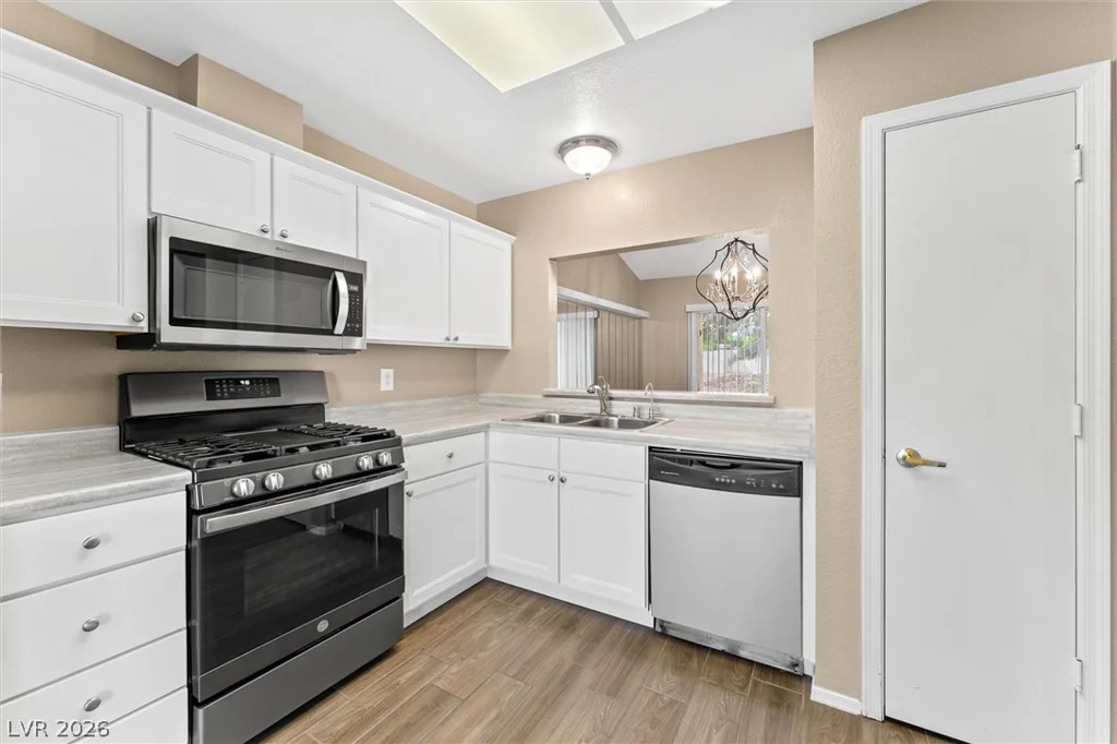 2400 Dove Valley, Las Vegas, NV 89134