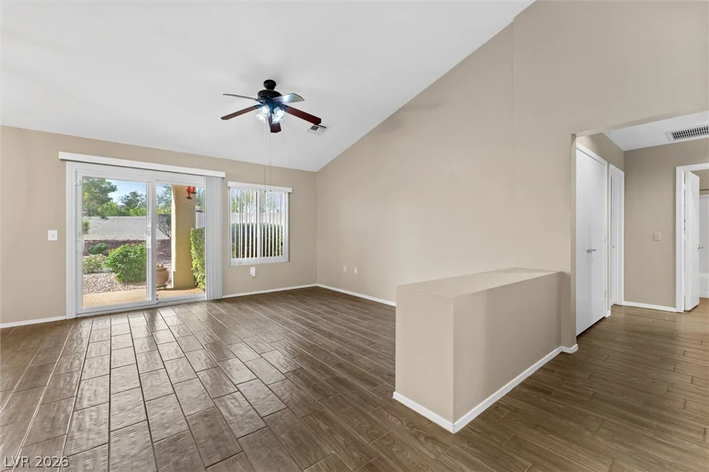2400 Dove Valley, Las Vegas, NV 89134