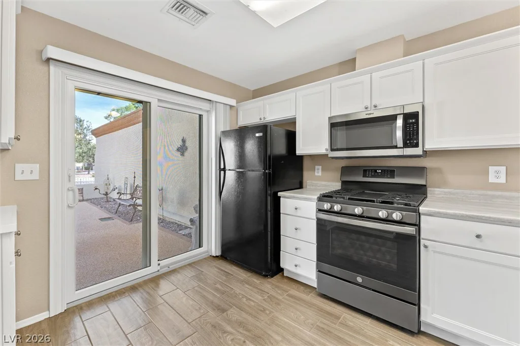 2400 Dove Valley, Las Vegas, NV 89134