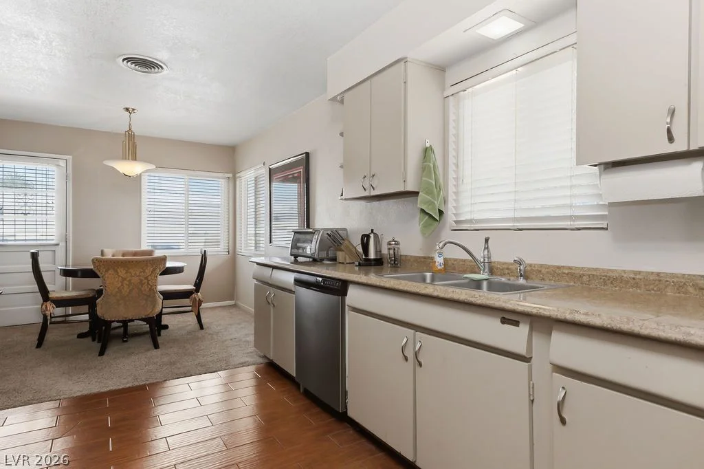 551 Oakey, Las Vegas, NV 89104