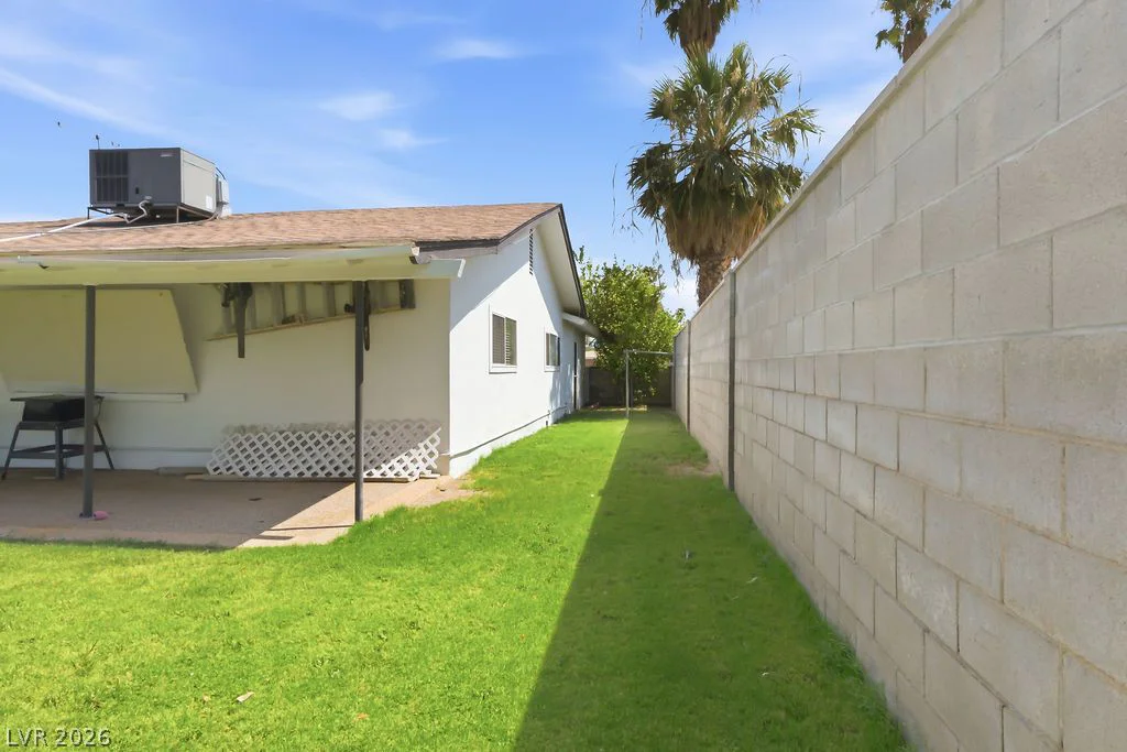 551 Oakey, Las Vegas, NV 89104