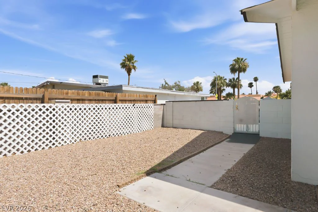 551 Oakey, Las Vegas, NV 89104
