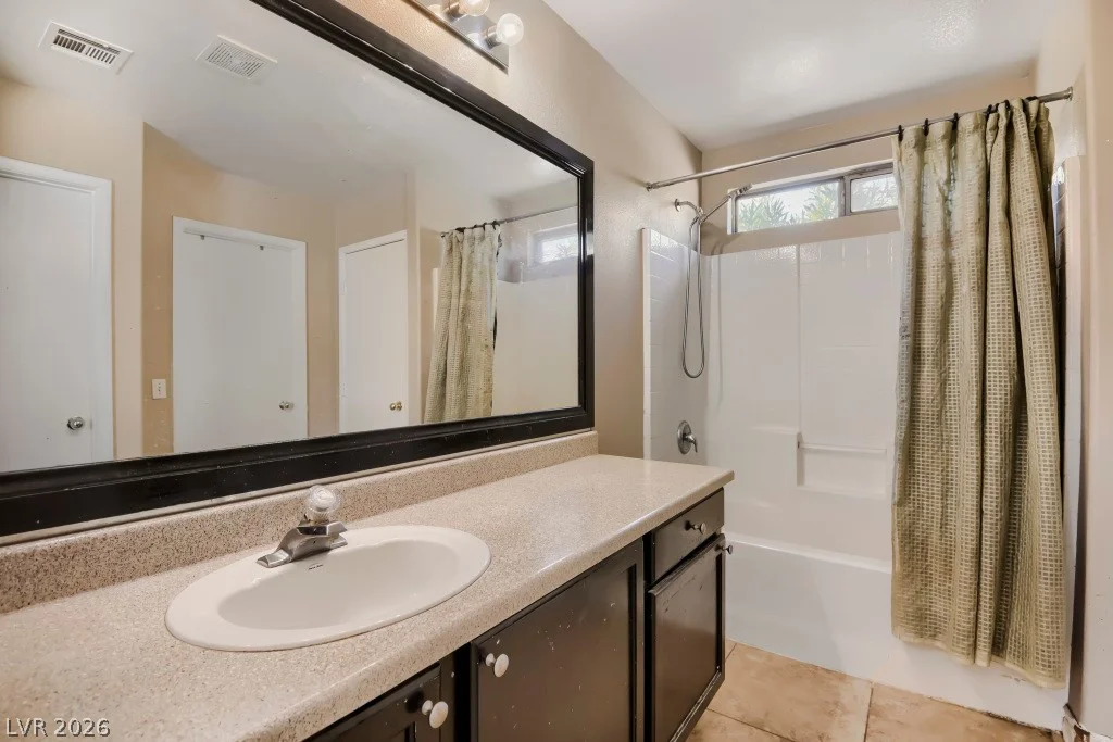 6431 Shining Sand, Las Vegas, NV 89142