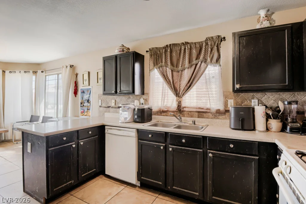 6431 Shining Sand, Las Vegas, NV 89142